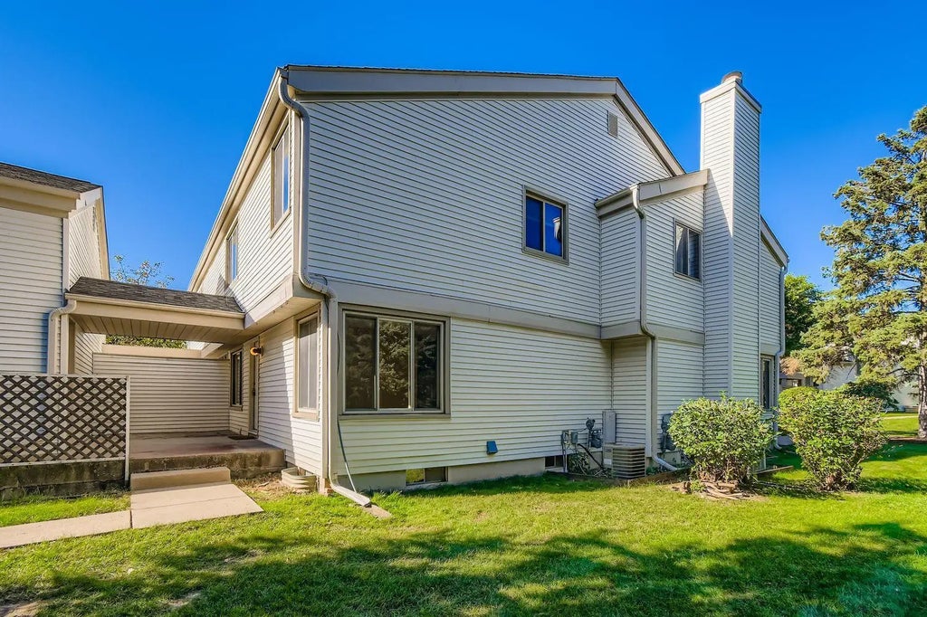 335 Elan Court, Woodbury