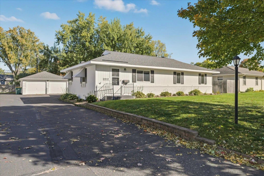 2212 55th Avenue N, Brooklyn Center