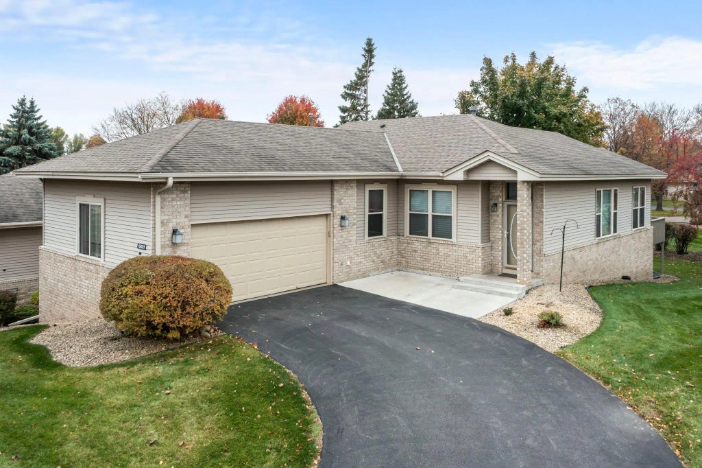 15025 Everleigh Circle, Rosemount