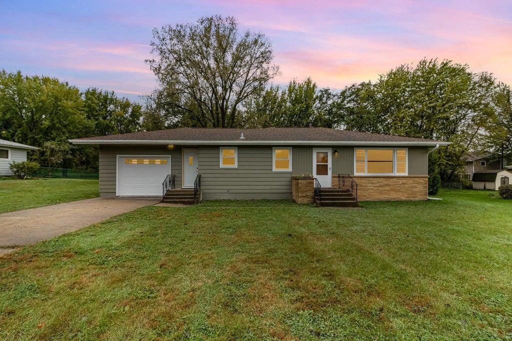 1448 Glynview Trail, Faribault