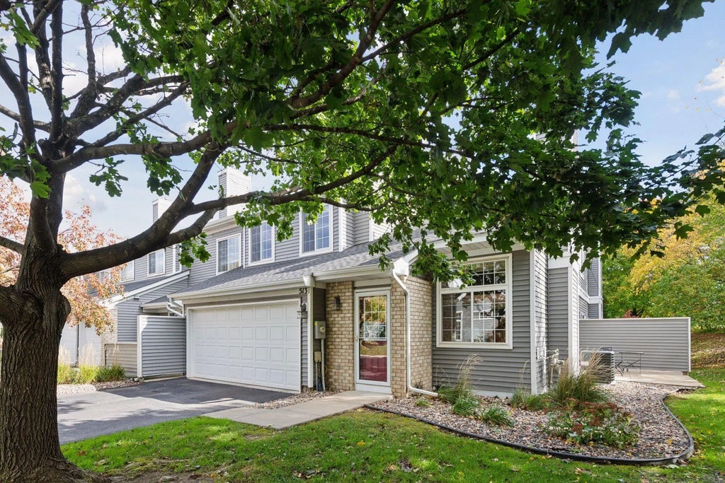 513 Mission Hills Way W, Chanhassen