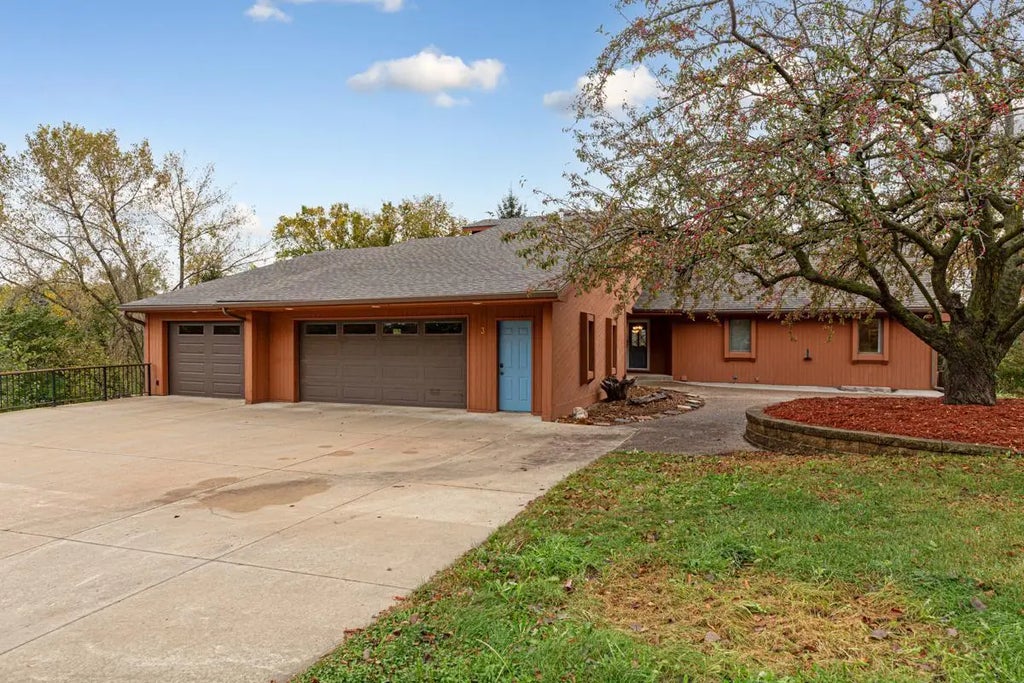 3 Island Heights Court Ne, Pine Island