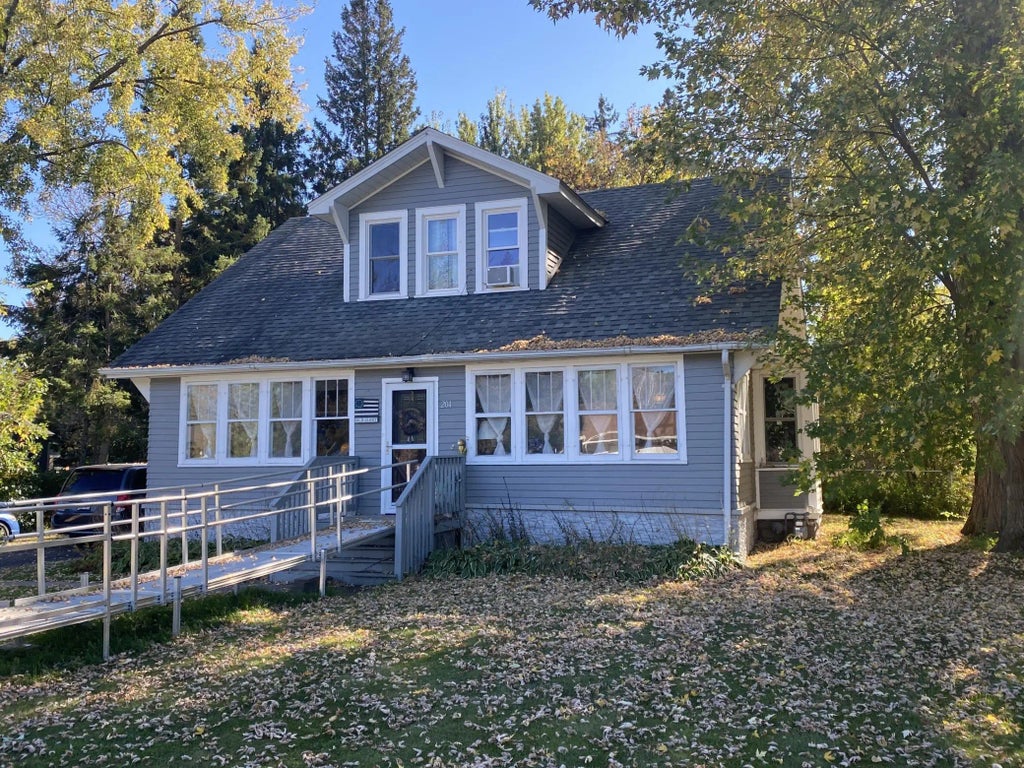 204 3rd Street Se, Hinckley