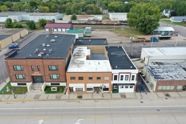 906 W Lincoln Avenue, Olivia