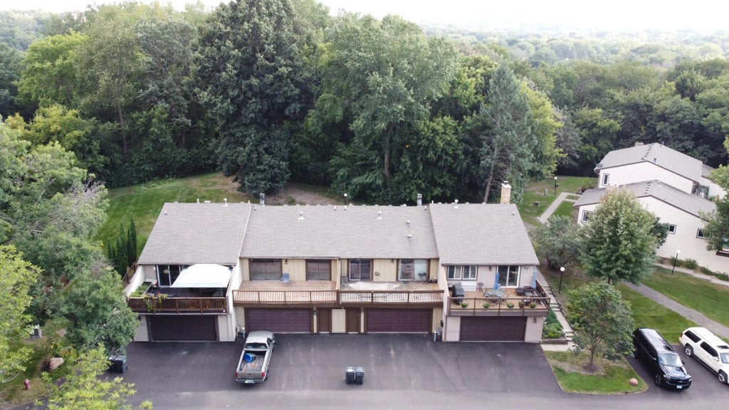 247 River Woods Lane, Burnsville