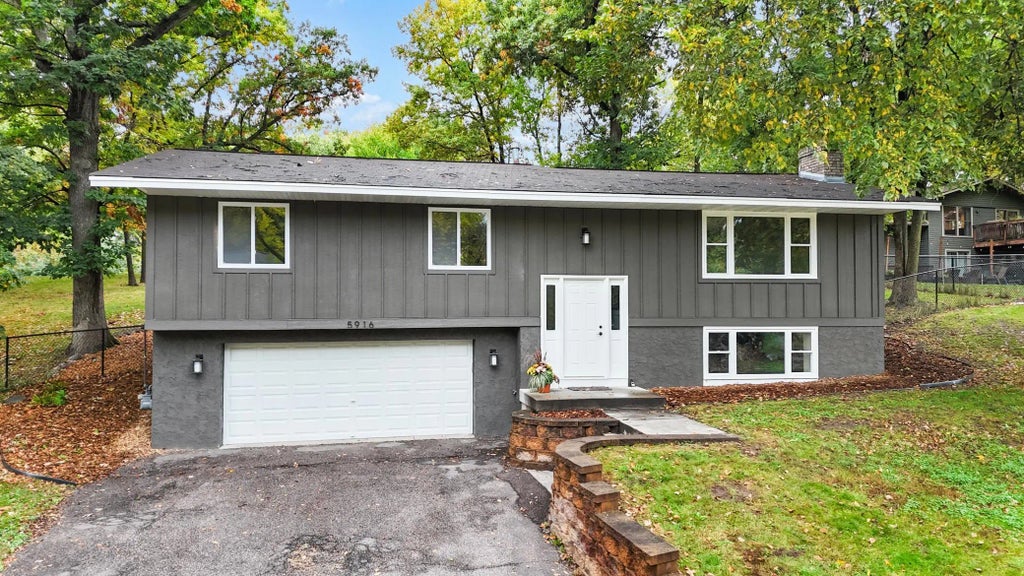 5916 Wyngate Lane, Minnetonka