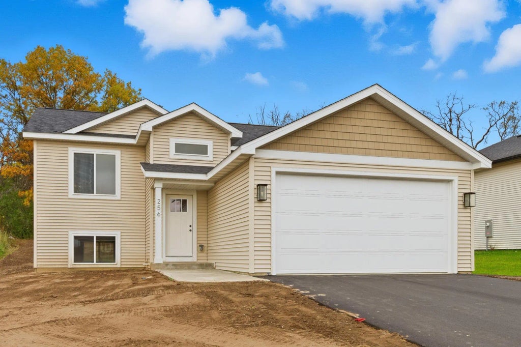 256 Dakota Avenue, Roberts