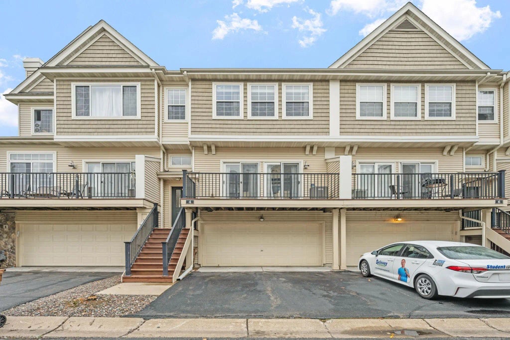 4353 Victor Path 4, Hugo