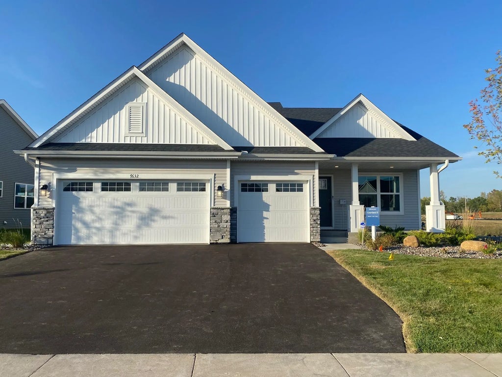 7632 40th Street N, Oakdale