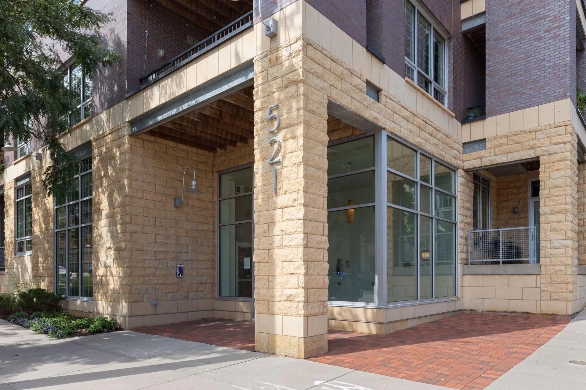 Photo of Listing #6805802