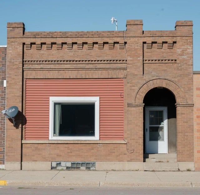 435 Main Street E, Trimont