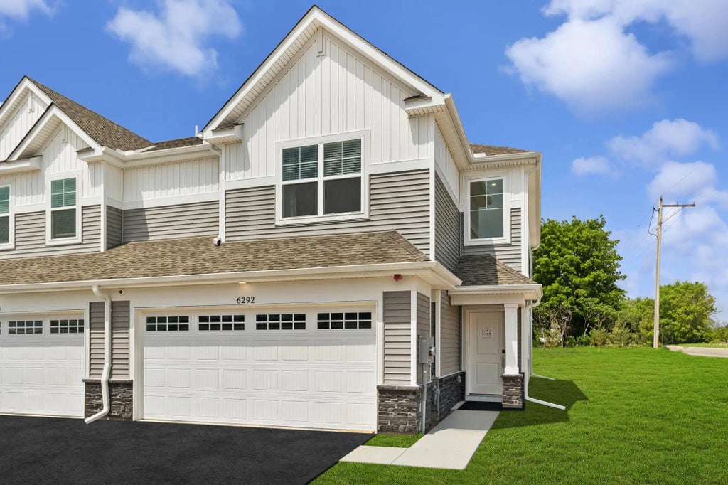 6292 205th Street N, Forest Lake