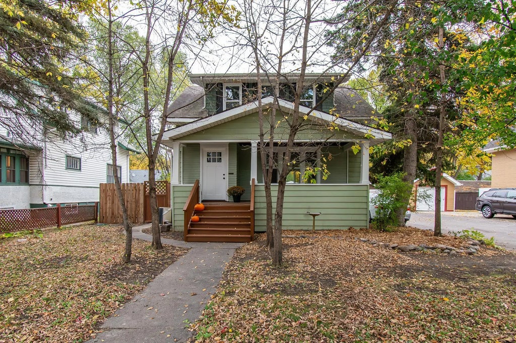 910 University Drive S, Fargo