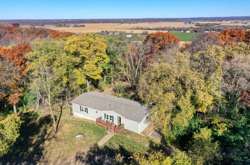 465 267th Street, East Farmington