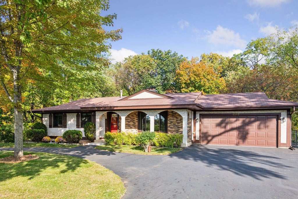 15820 Corral Lane, Eden Prairie