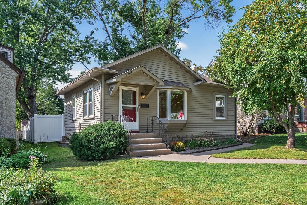 5204 14th Avenue S, Minneapolis