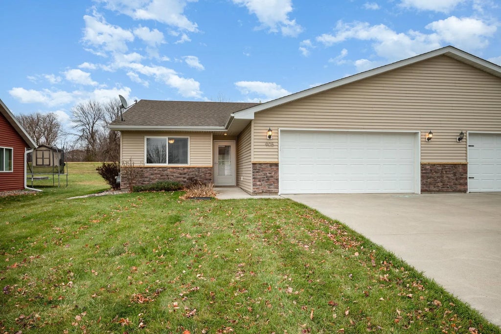 905 Wencel Avenue Ne, New Prague