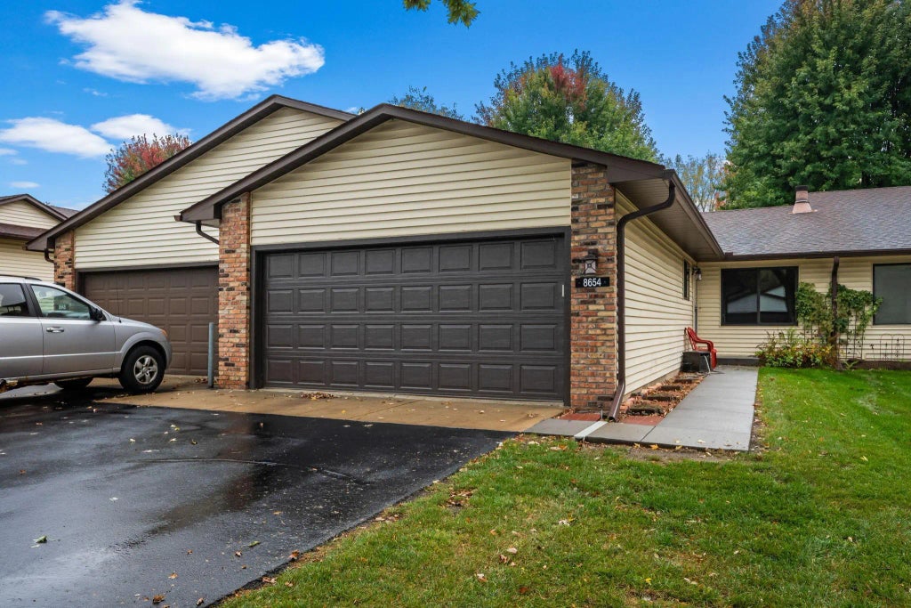 8654 134th Street W, Apple Valley