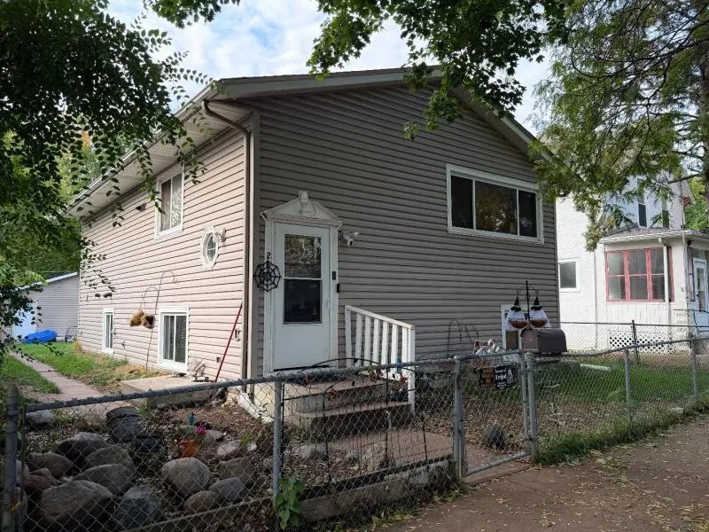 260 Winifred Street E, Saint Paul