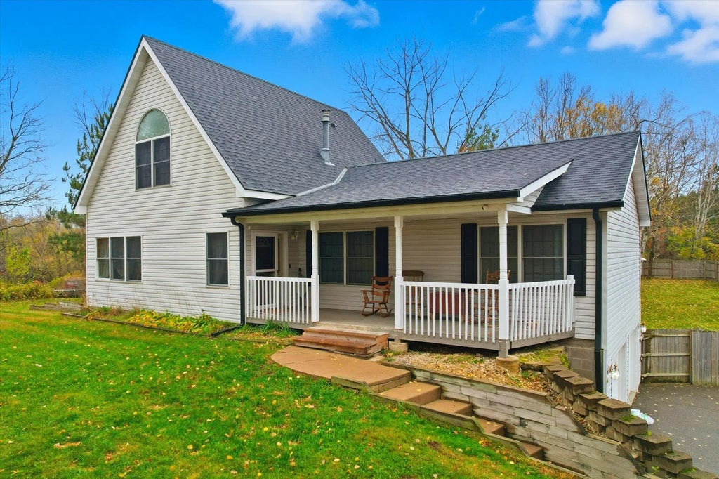 33814 Walbo Drive Nw, Cambridge