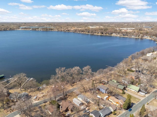 3046 Julia Way, Mound