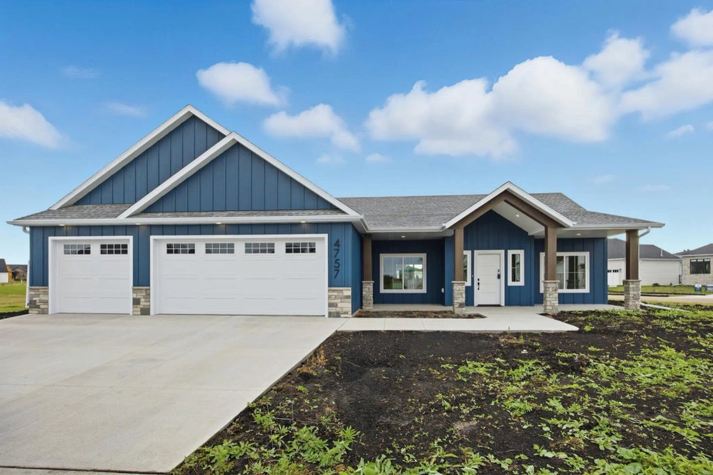 4757 11th Street W, West Fargo