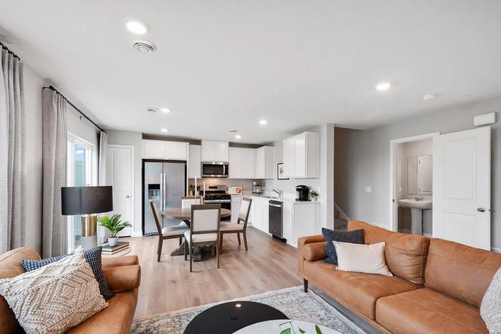 17578 Driscoll Place, Lakeville