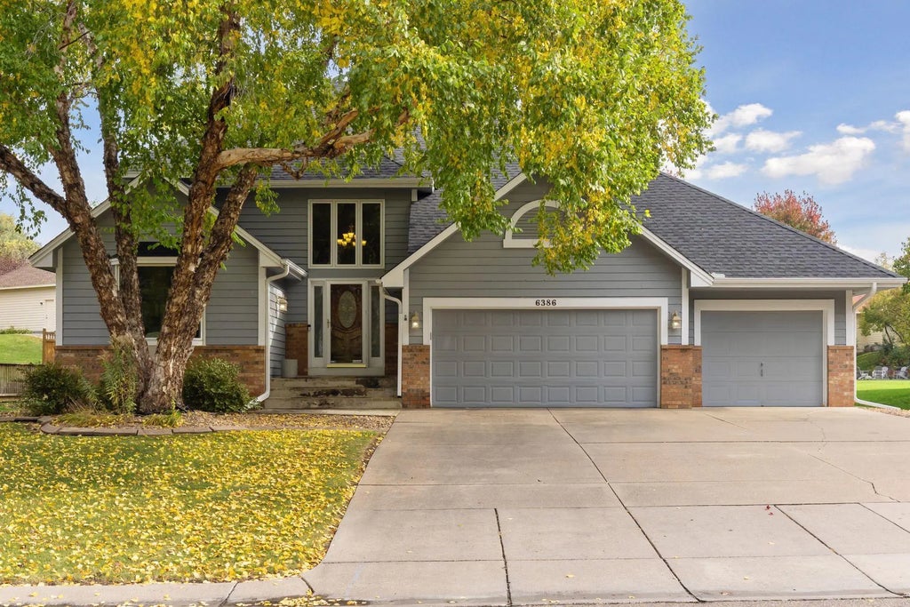 6386 Minnesota Lane N, Maple Grove