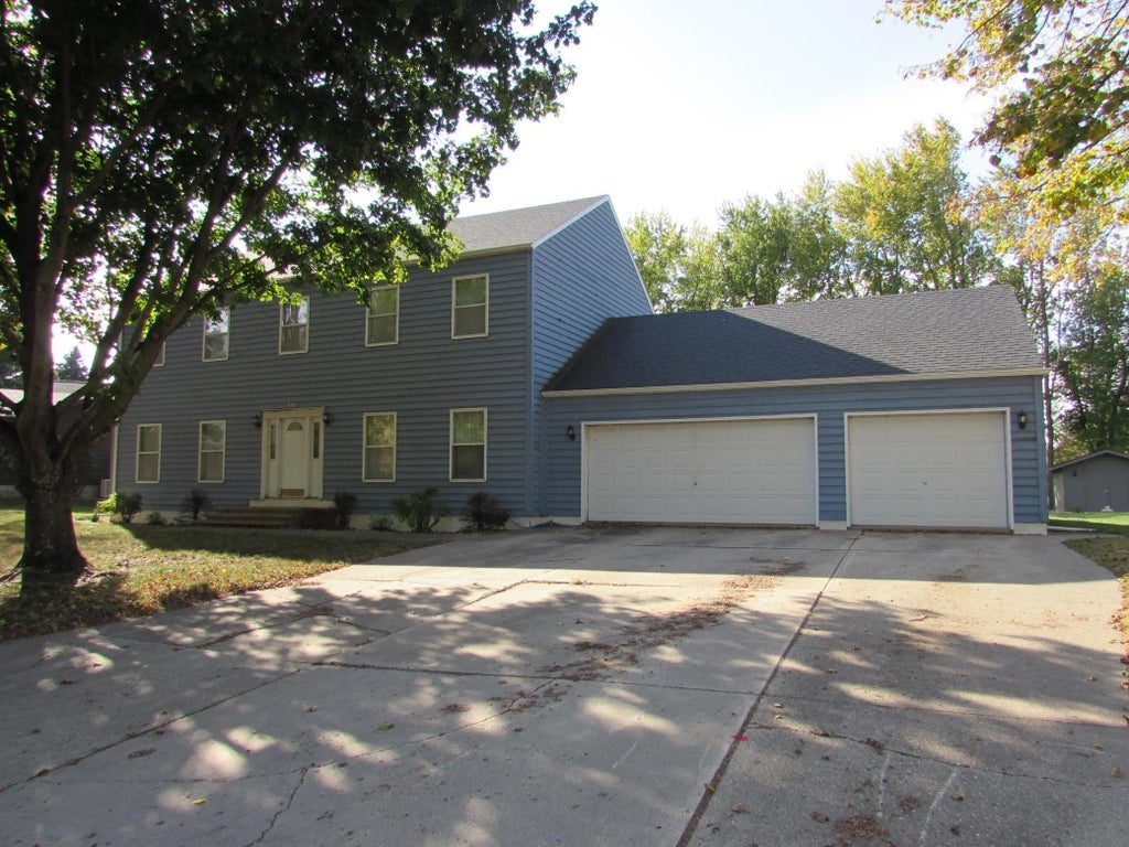 1700 Knollwood Drive, Fairmont