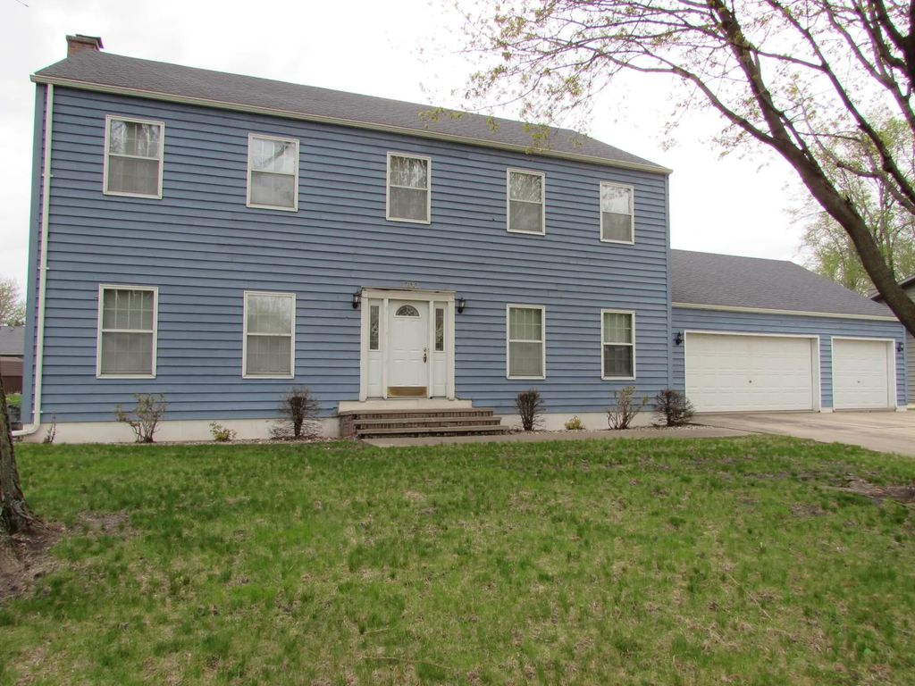 1700 Knollwood Drive, Fairmont