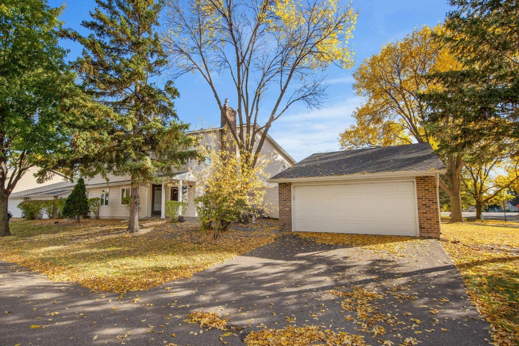 9340 Ranchview Lane N, Maple Grove