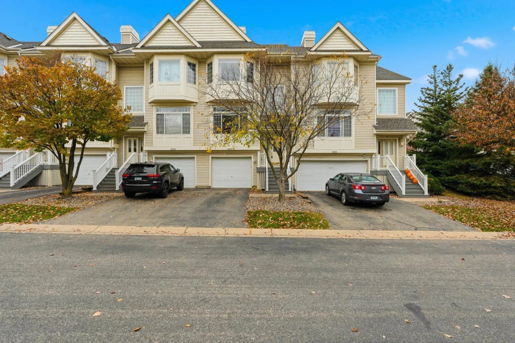 8904 Brunswick Path 2104, Inver Grove Heights