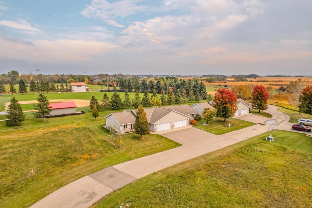 617 6th Avenue W, Osakis