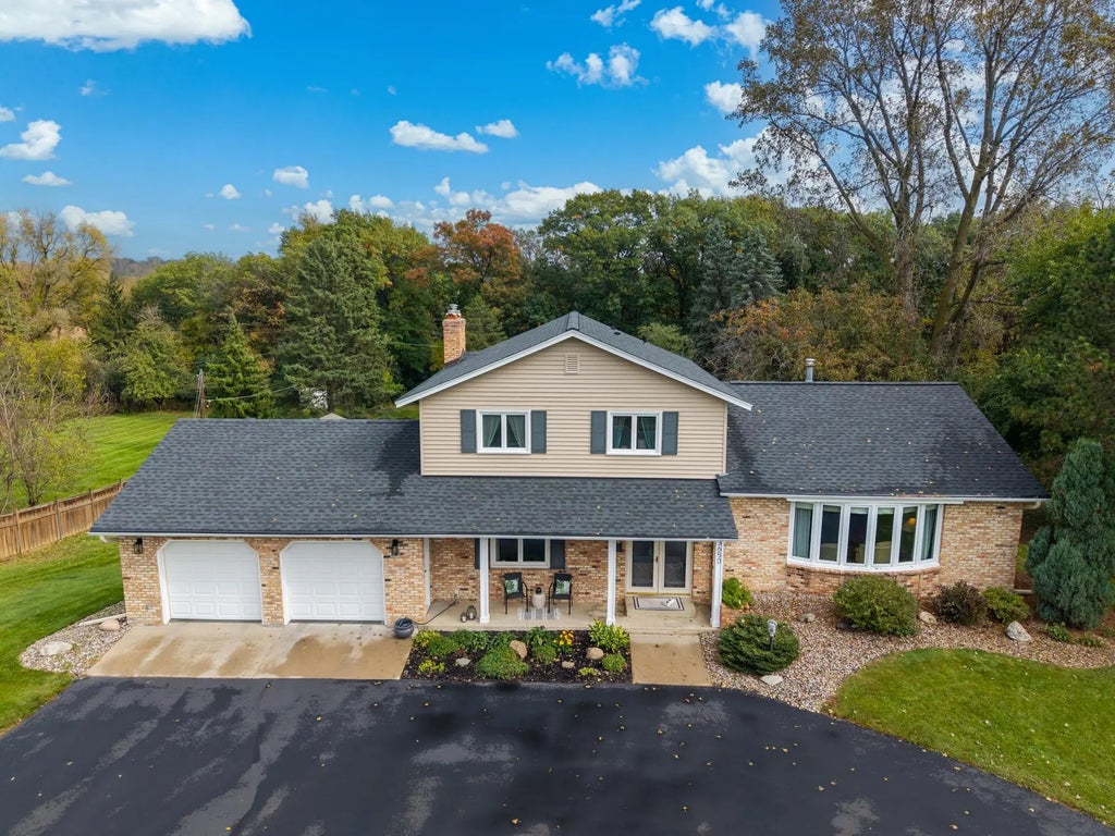 3650 Knoll Ridge Drive, Eagan