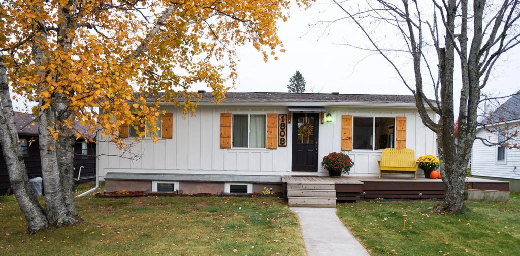 1808 8th Avenue, Two Harbors