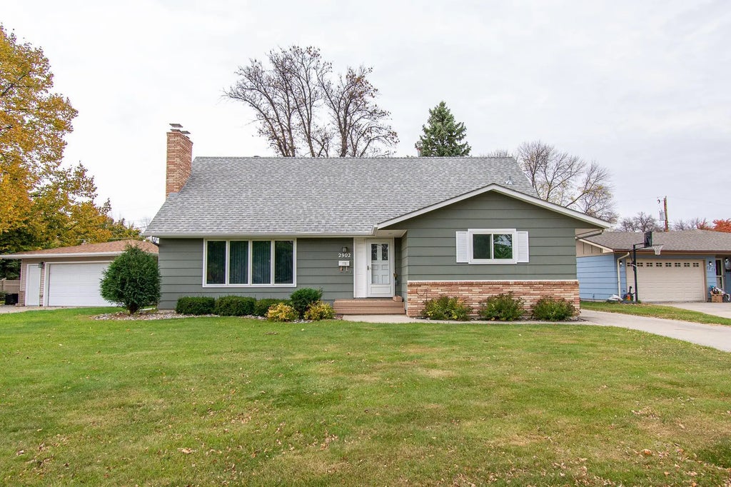2902 3rd Street N, Fargo