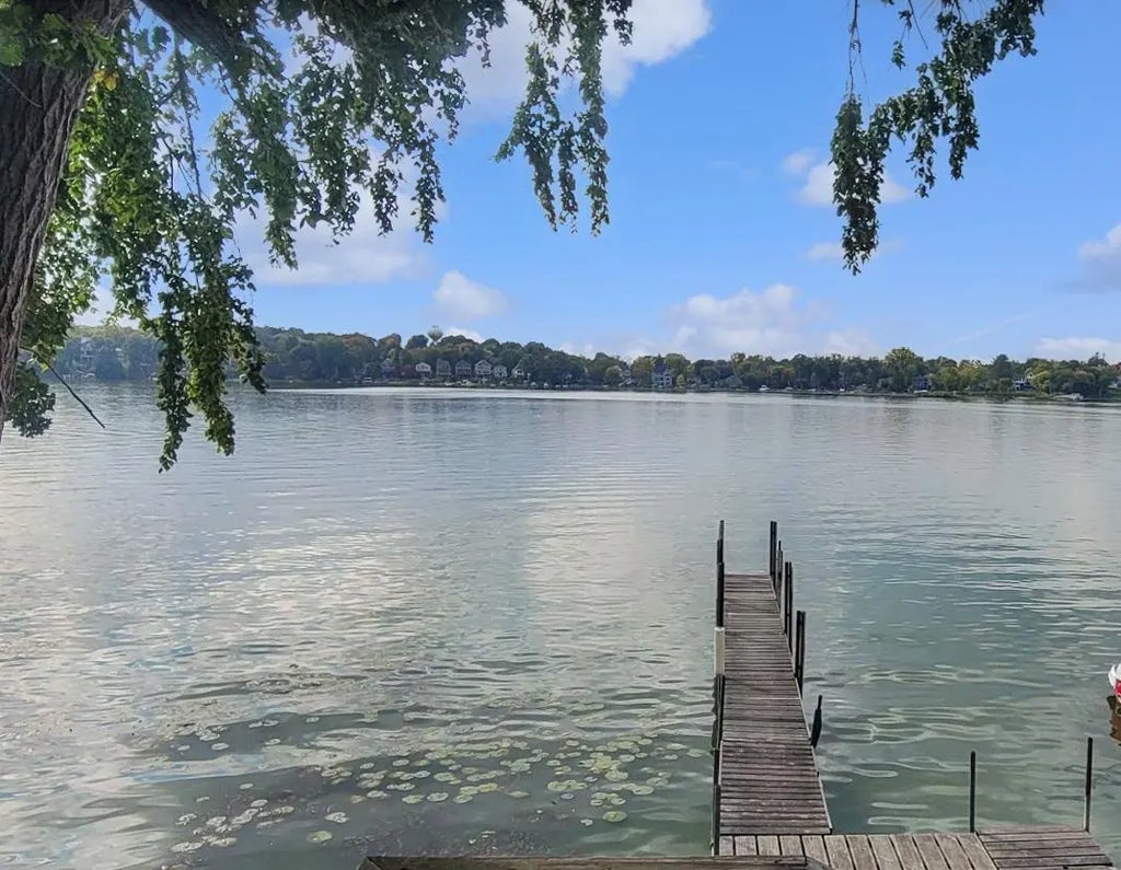 1700 Finch Lane, Mound