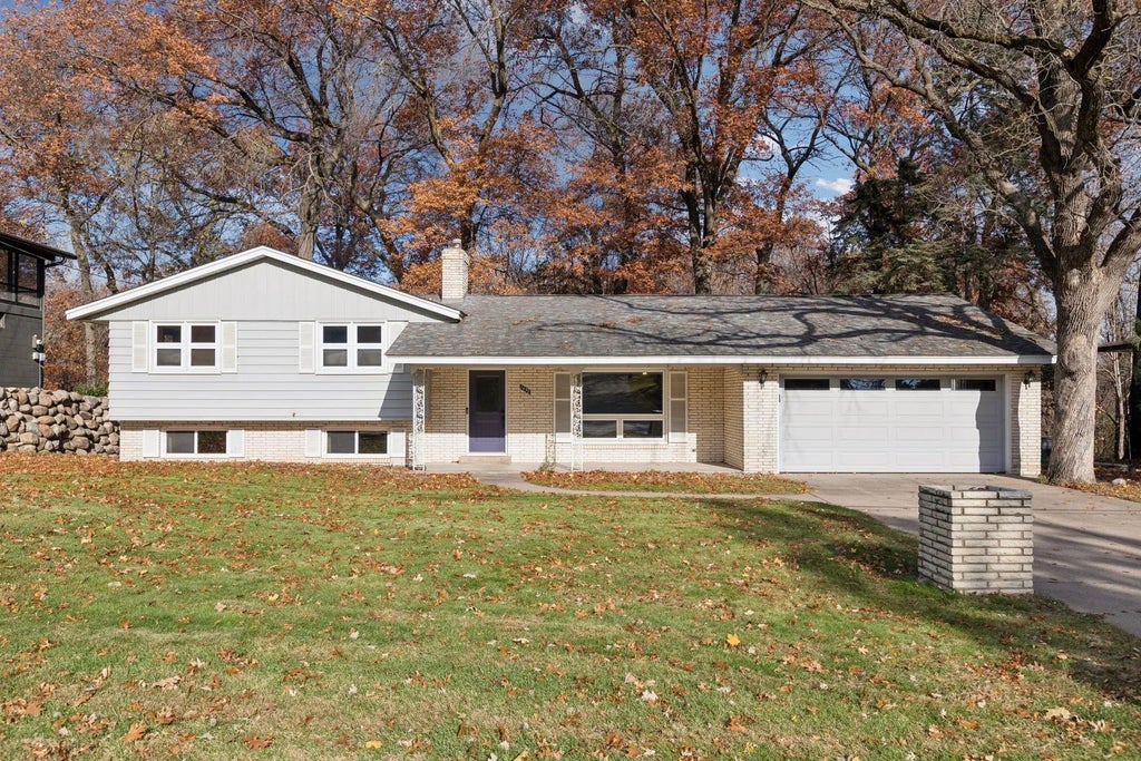 1490 3rd Street Nw, New Brighton