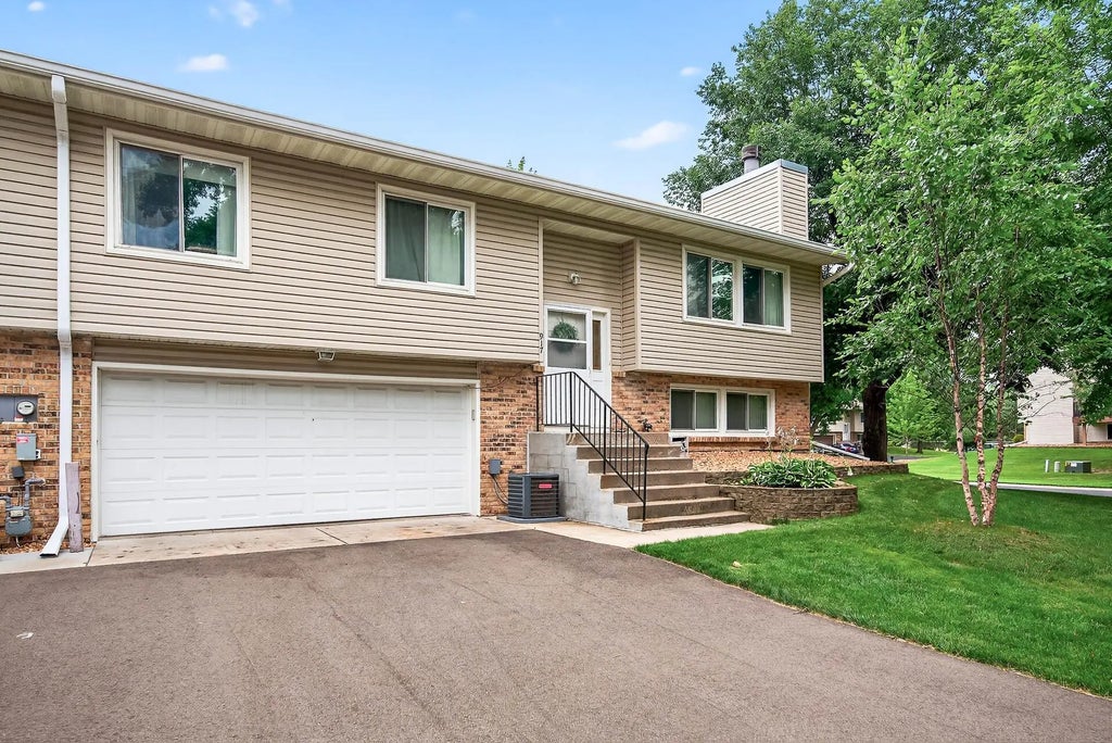 917 94th Avenue Ne, Blaine