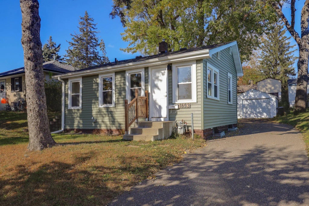 1693 Beech Street, Saint Paul