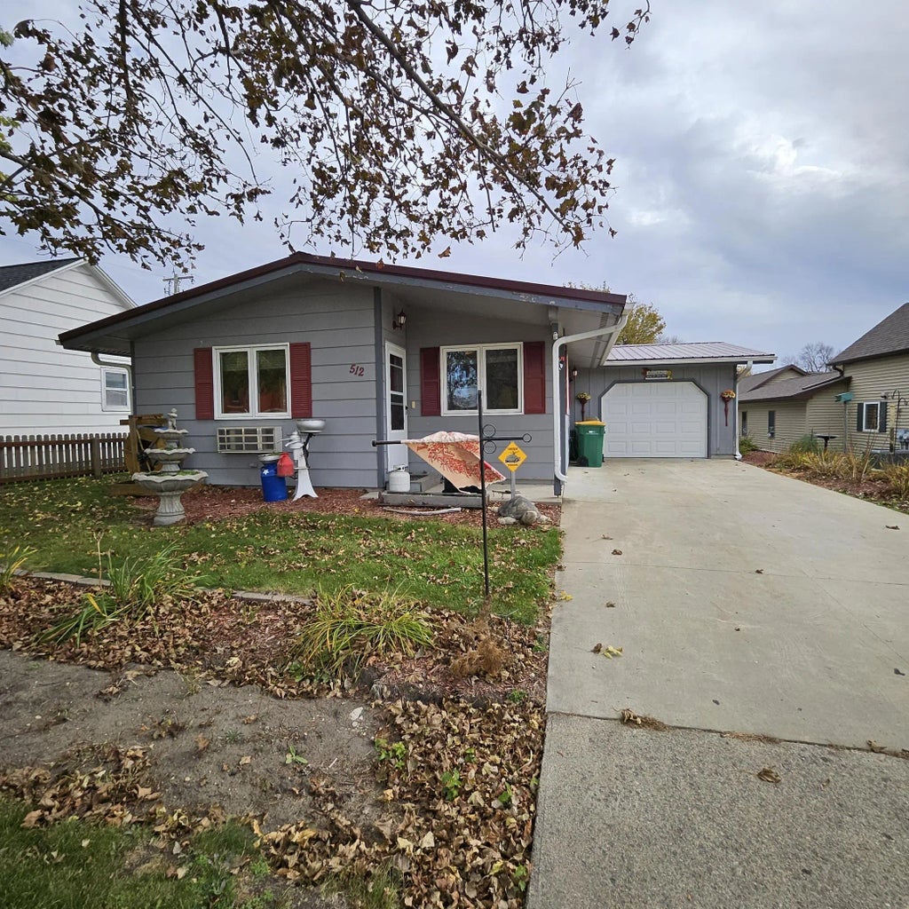 512 W 5th Street, Graceville