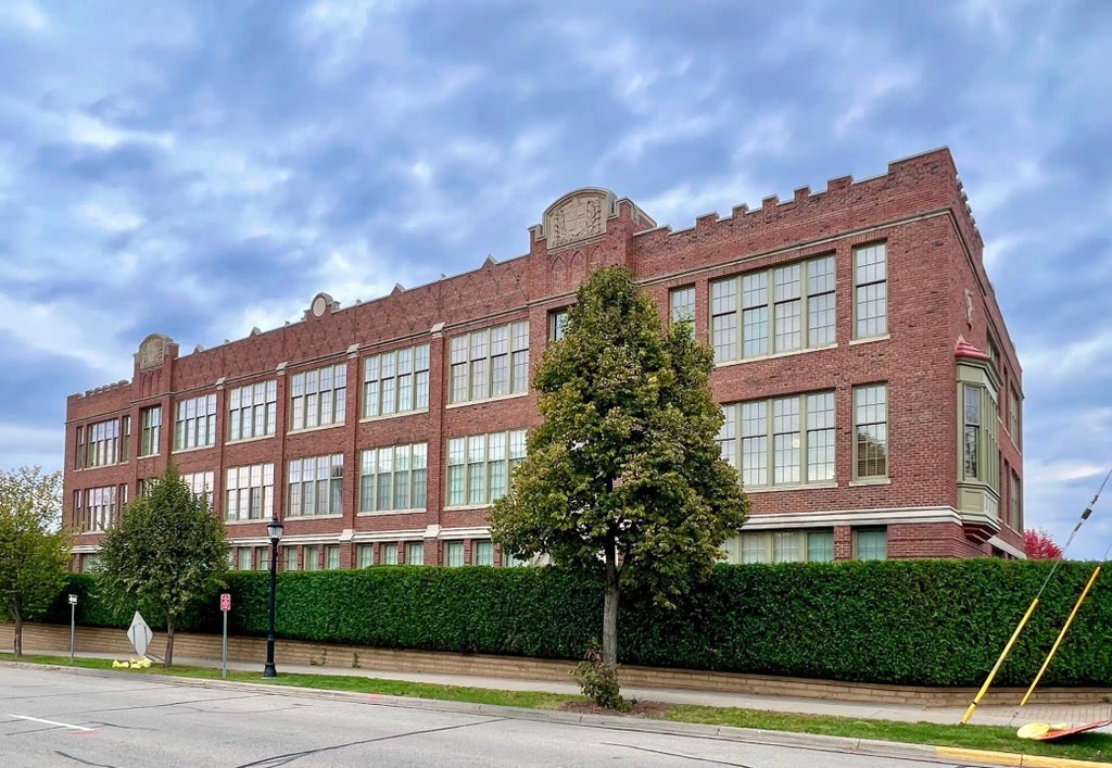 523 East Avenue 211, Red Wing