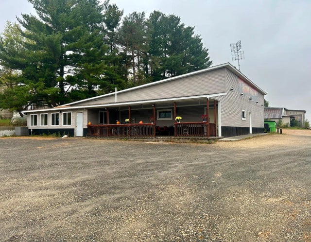 2697 State Road 64, Emerald