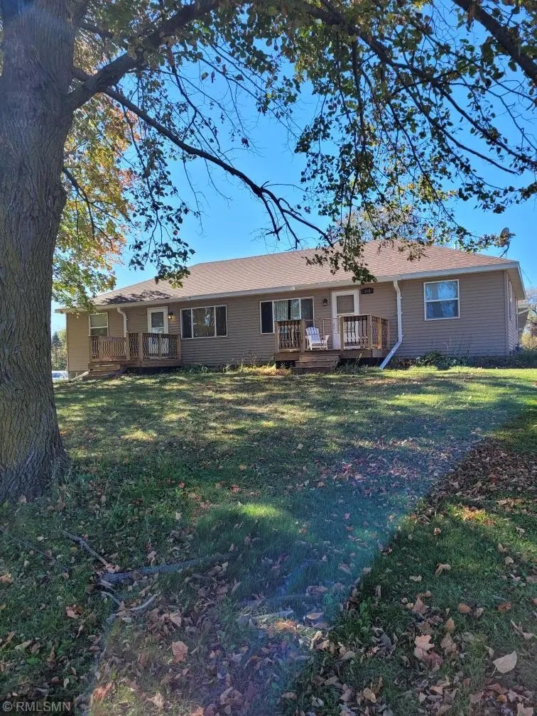 316 Cherry Avenue N, Braham