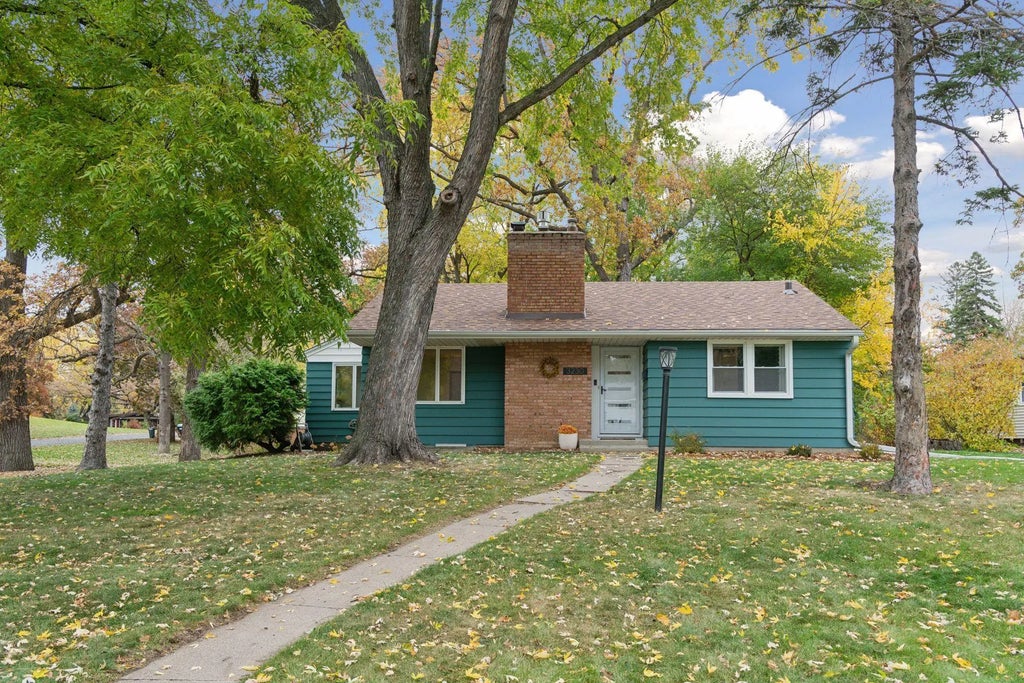 3230 Lee Avenue N, Golden Valley