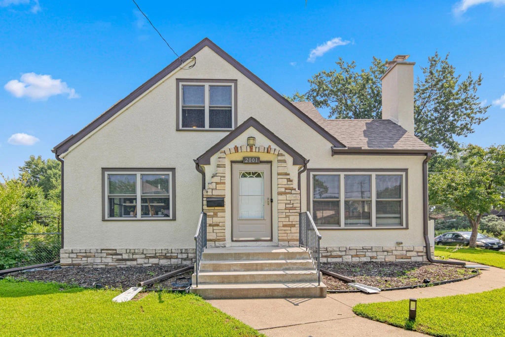 2001 Washington Street Ne, Minneapolis