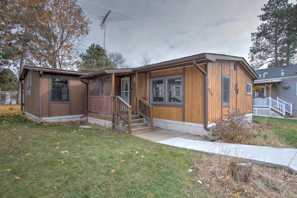 2250 Red Pine Drive S, Cambridge