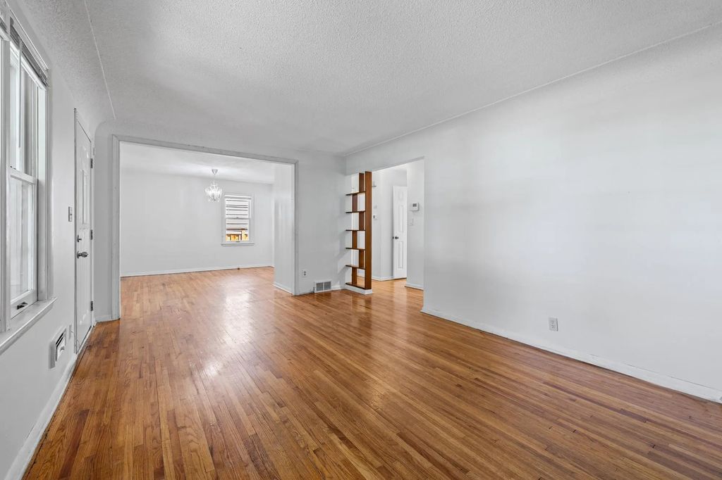 6717 Queen Avenue S, Richfield