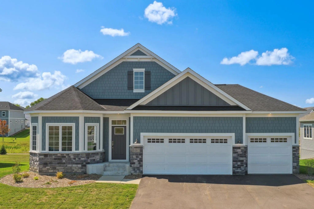 15015 Riverview Lane N, Dayton