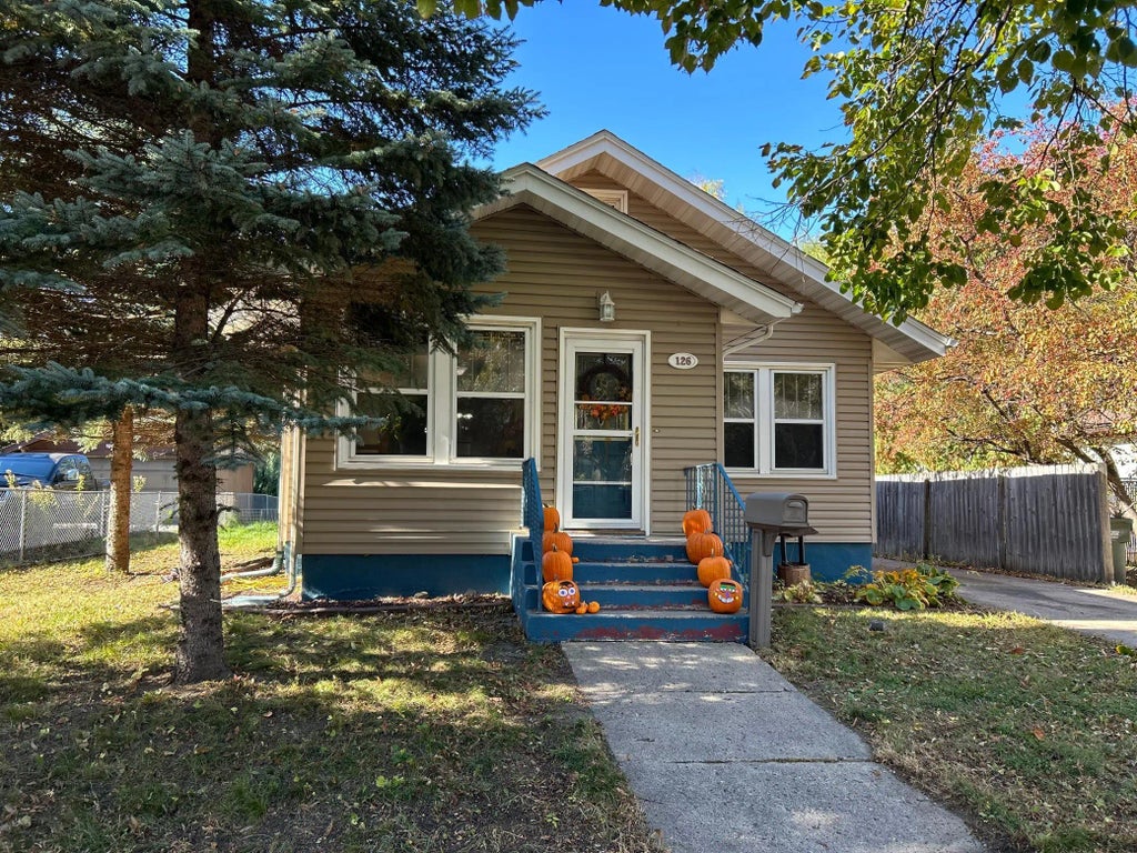 126 Lynn Road Sw, Hutchinson